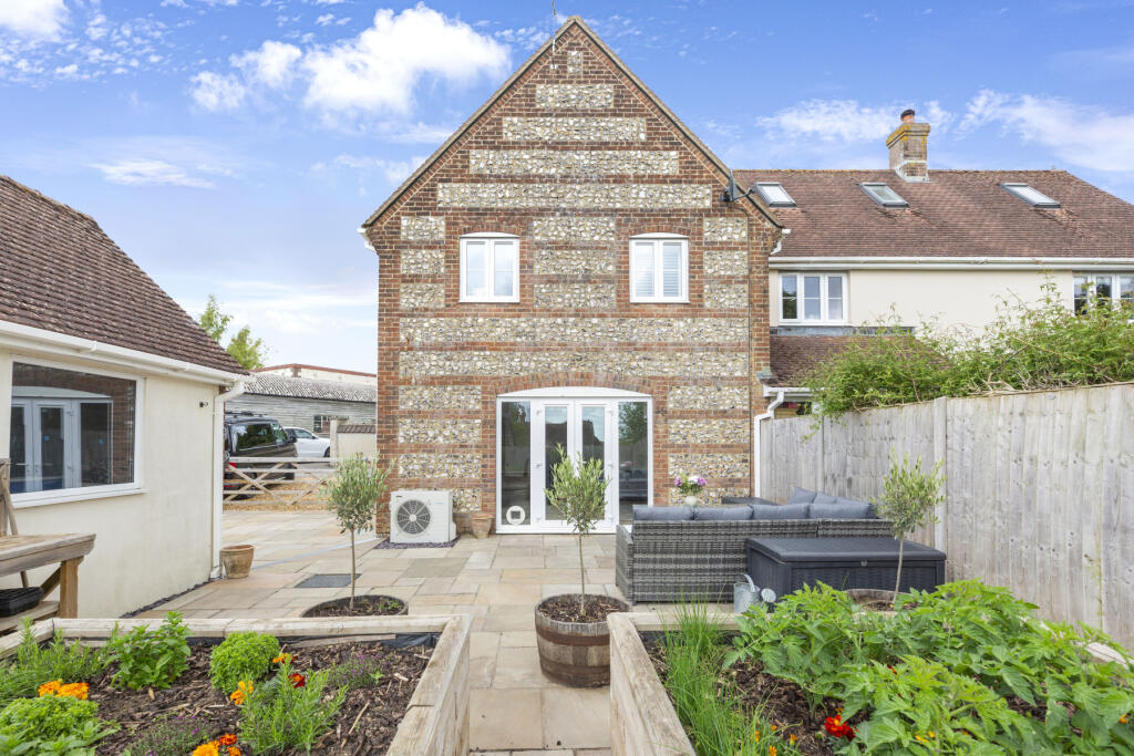 Garden &amp; Exterior