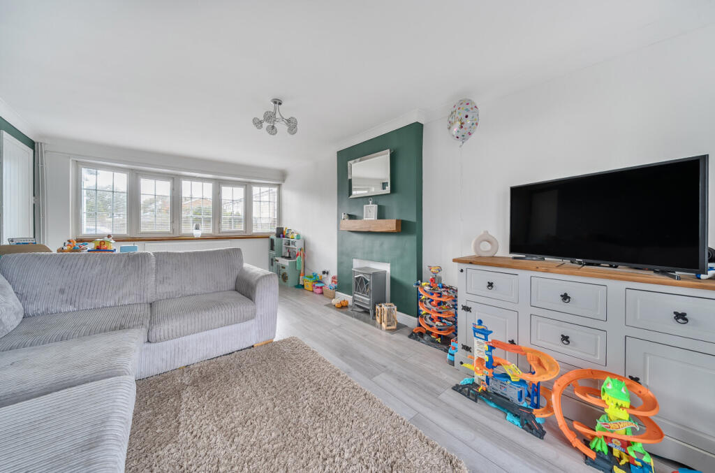 1372039-9-68fa3f4...