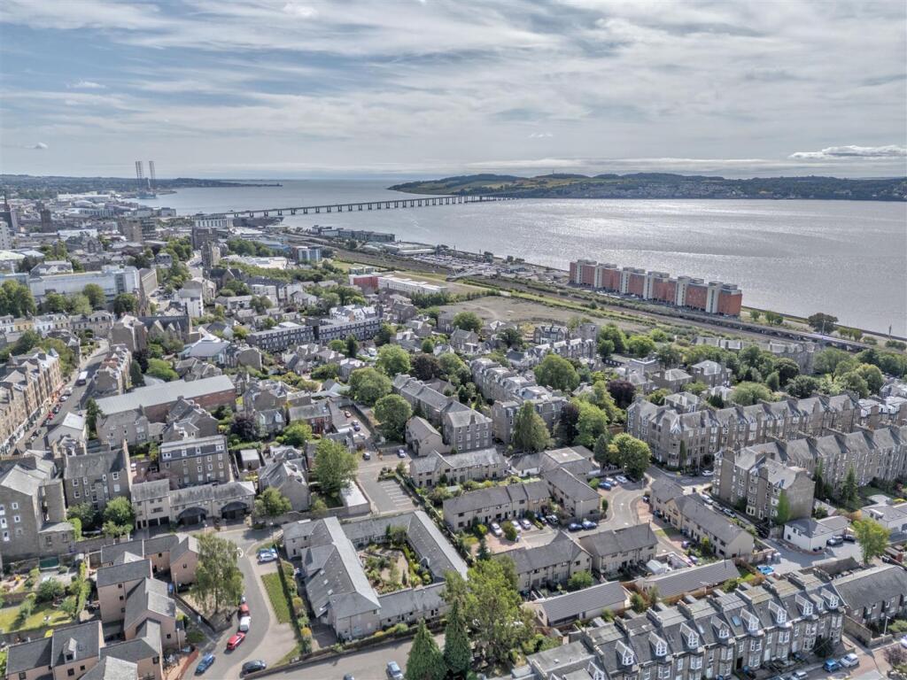 21 Seafield Close Dundee-18.JPG