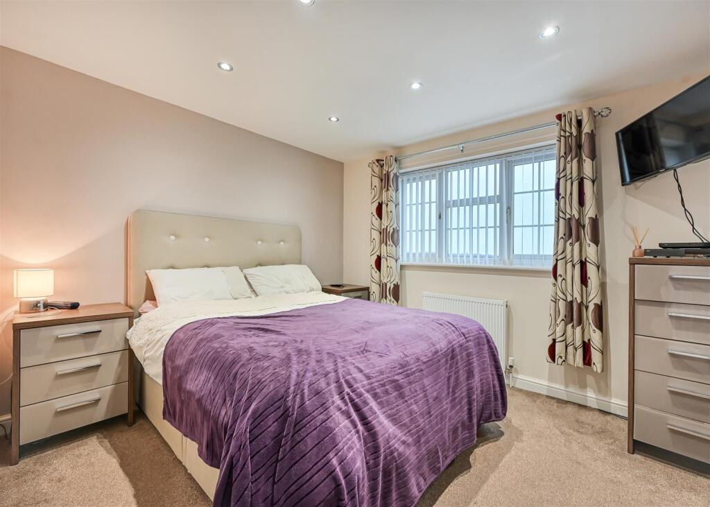 2 Stokesay Avenue-04.jpg