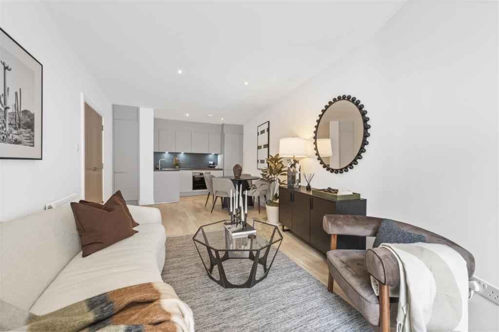 Flat 2, Lillium Mews,7.jpg