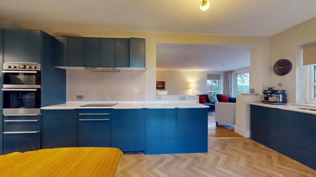 KITCHEN/BREAKFAST ROOM