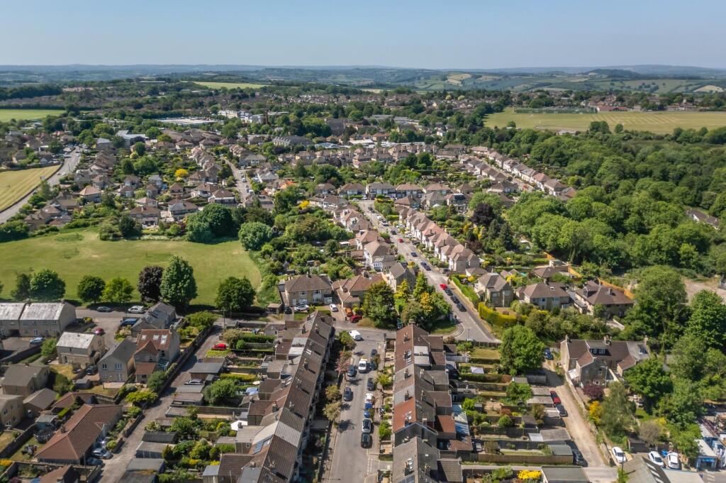 28 Hawthorne Grove-12.jpg