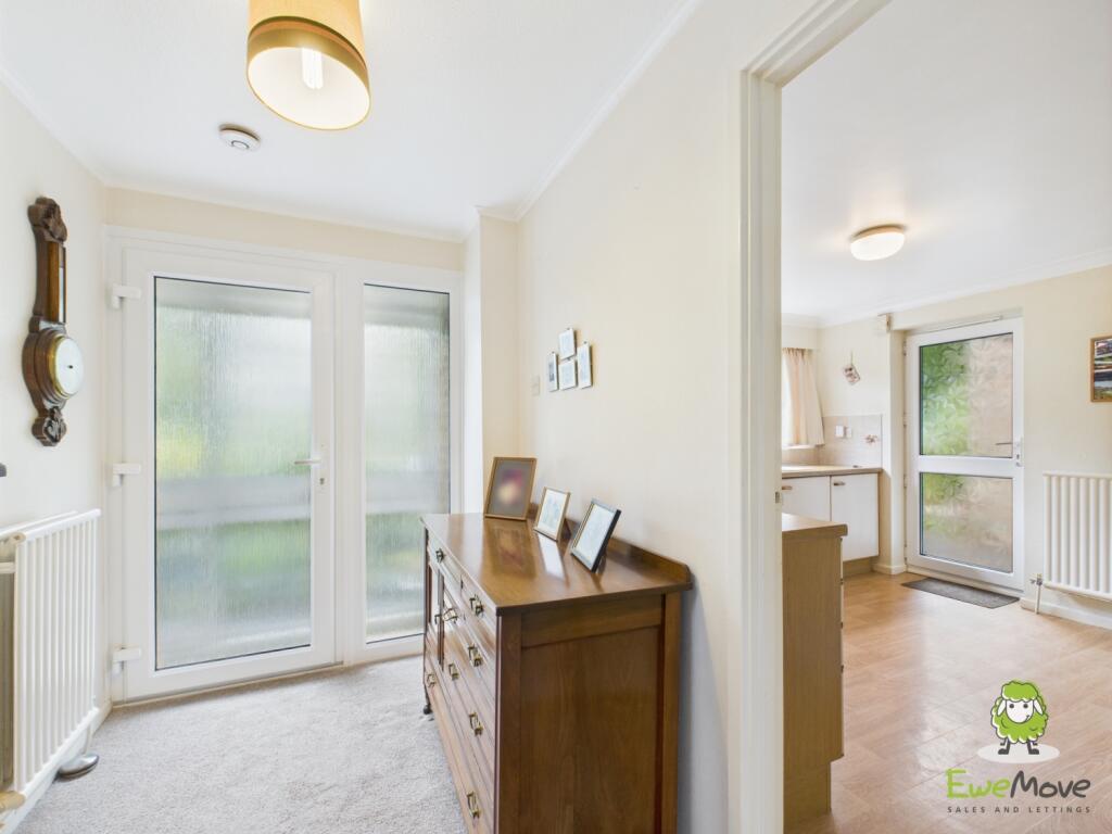 EweMove Estate Agents Basingstoke - Coniston Road 