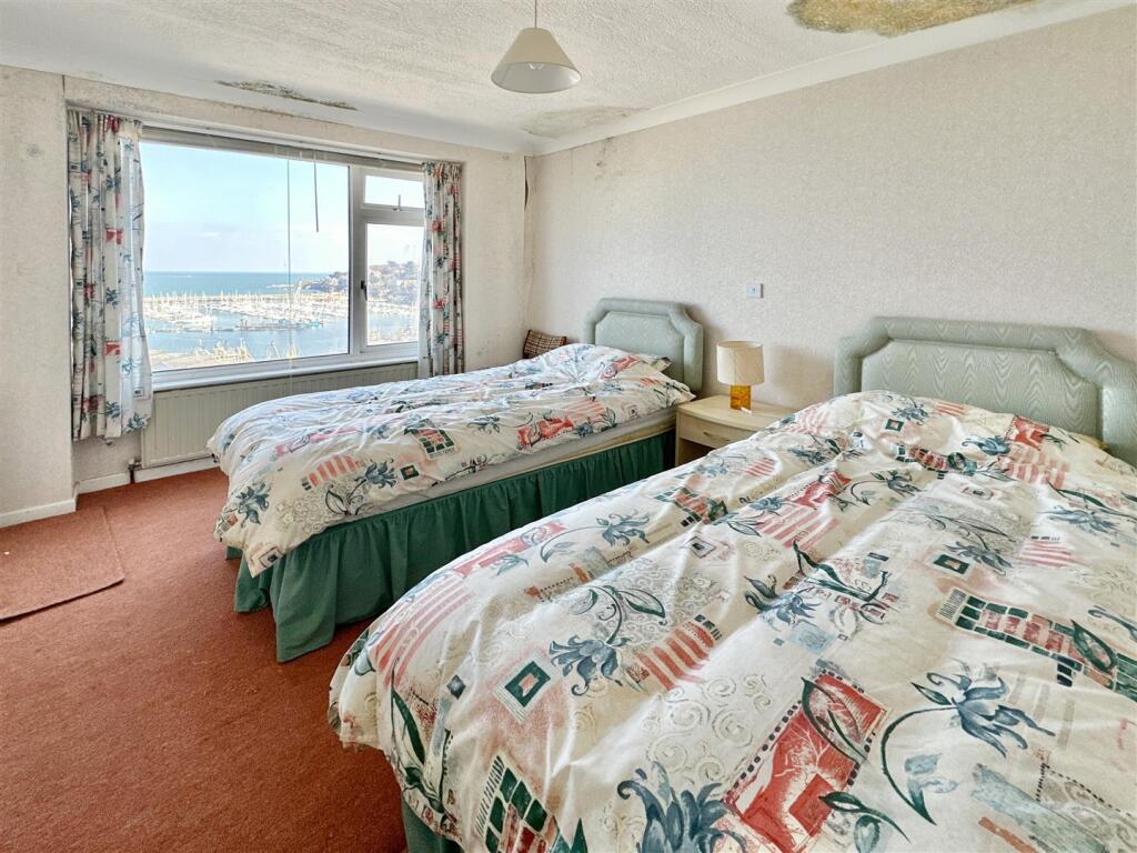 Foretops Bed 1.JPG