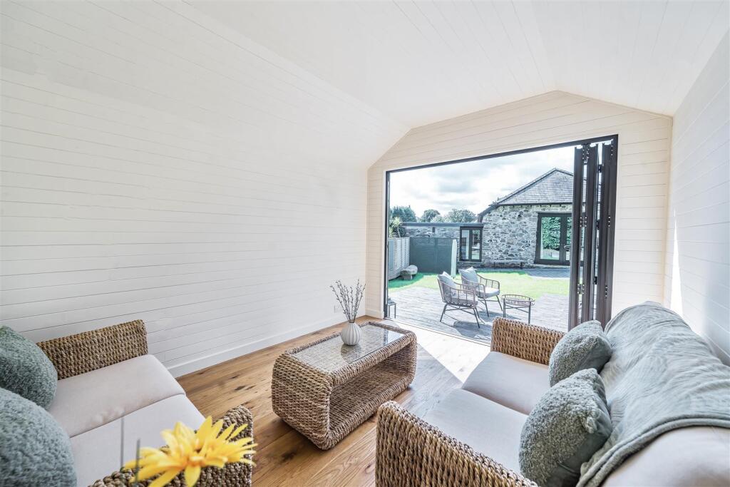 East Barn Studio Internal 2.jpg