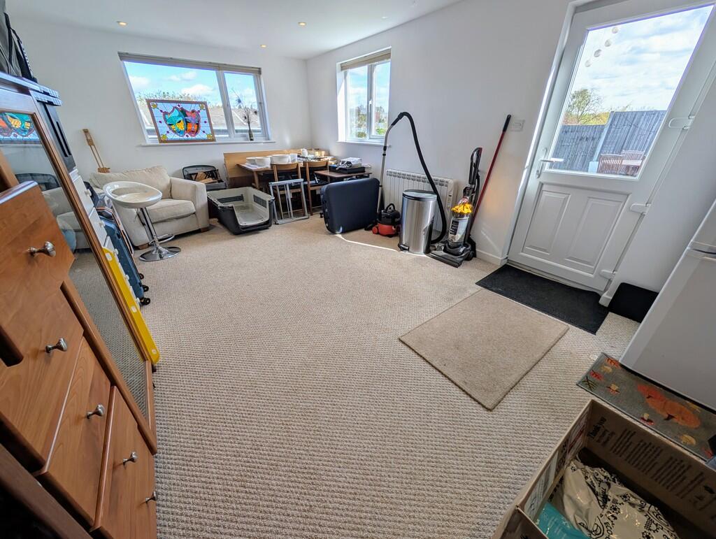 PXL_20250416_0924...