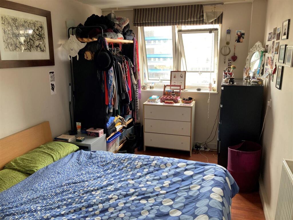 Crom Bed SW11 Eden Harper.jpg