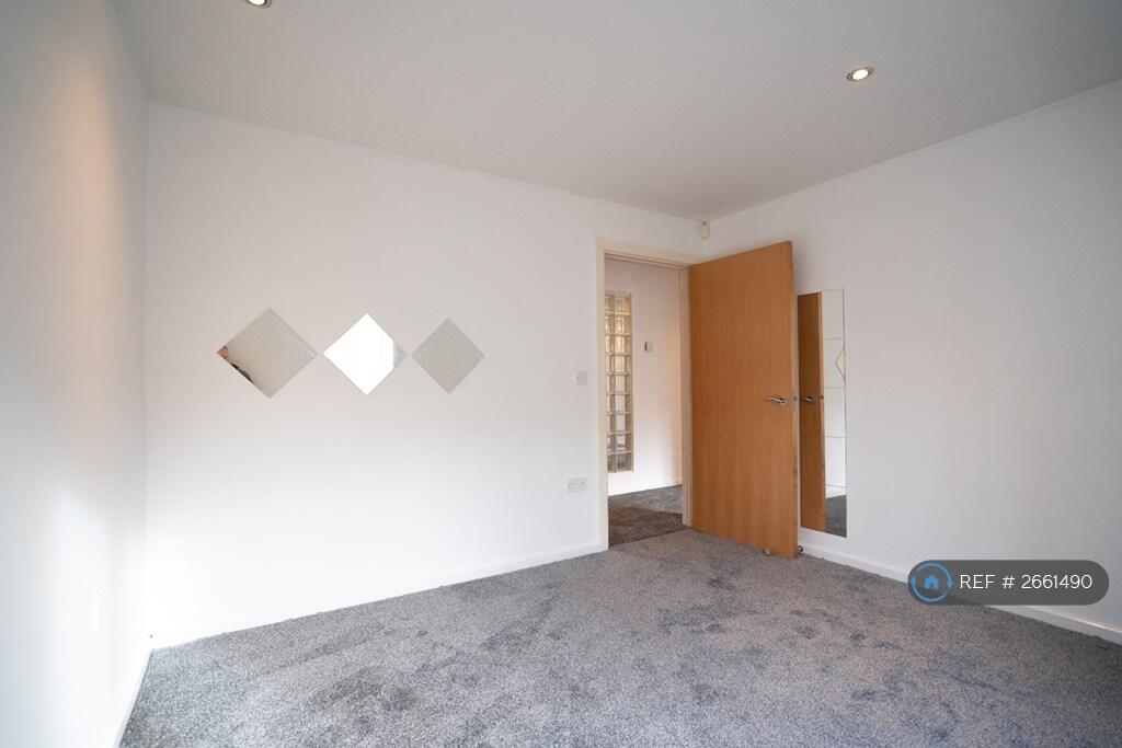 Bedroom 2 Opposite Angle