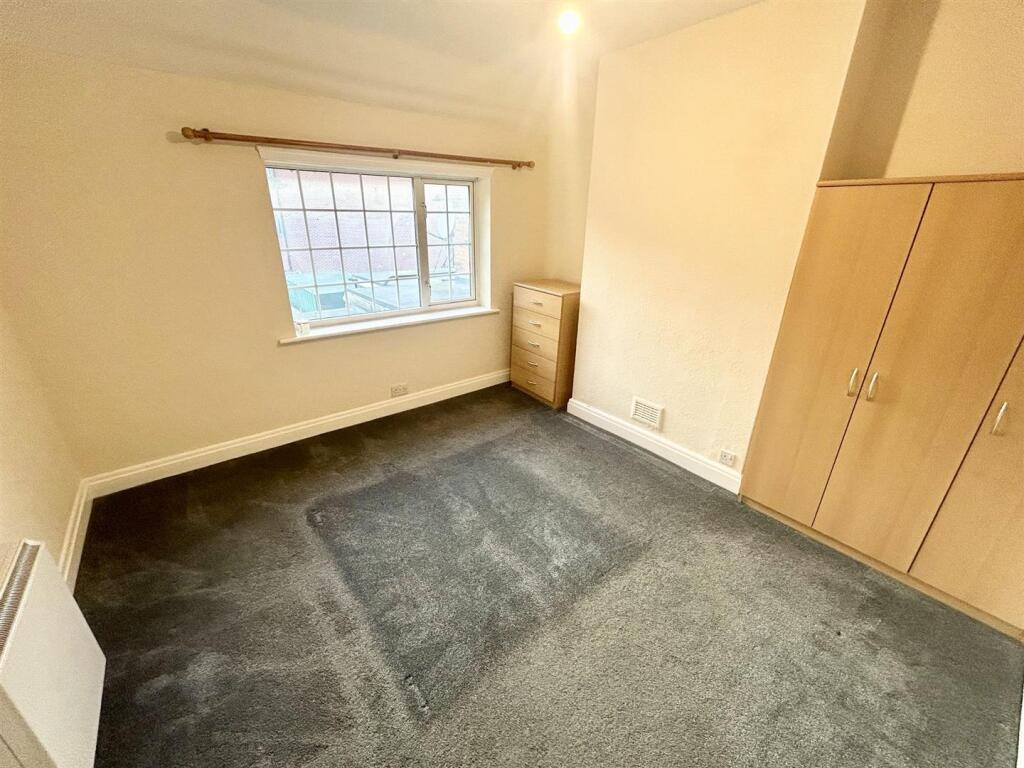 strat rd bedroom.jpg