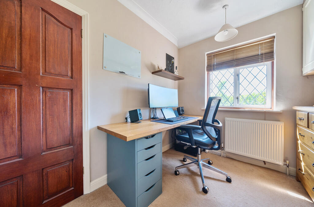 1290108-36-68271f...