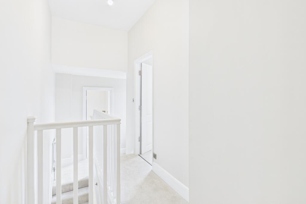 CAM03162G0-PR0343-STILL007