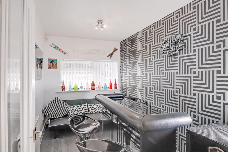 Bar/Office