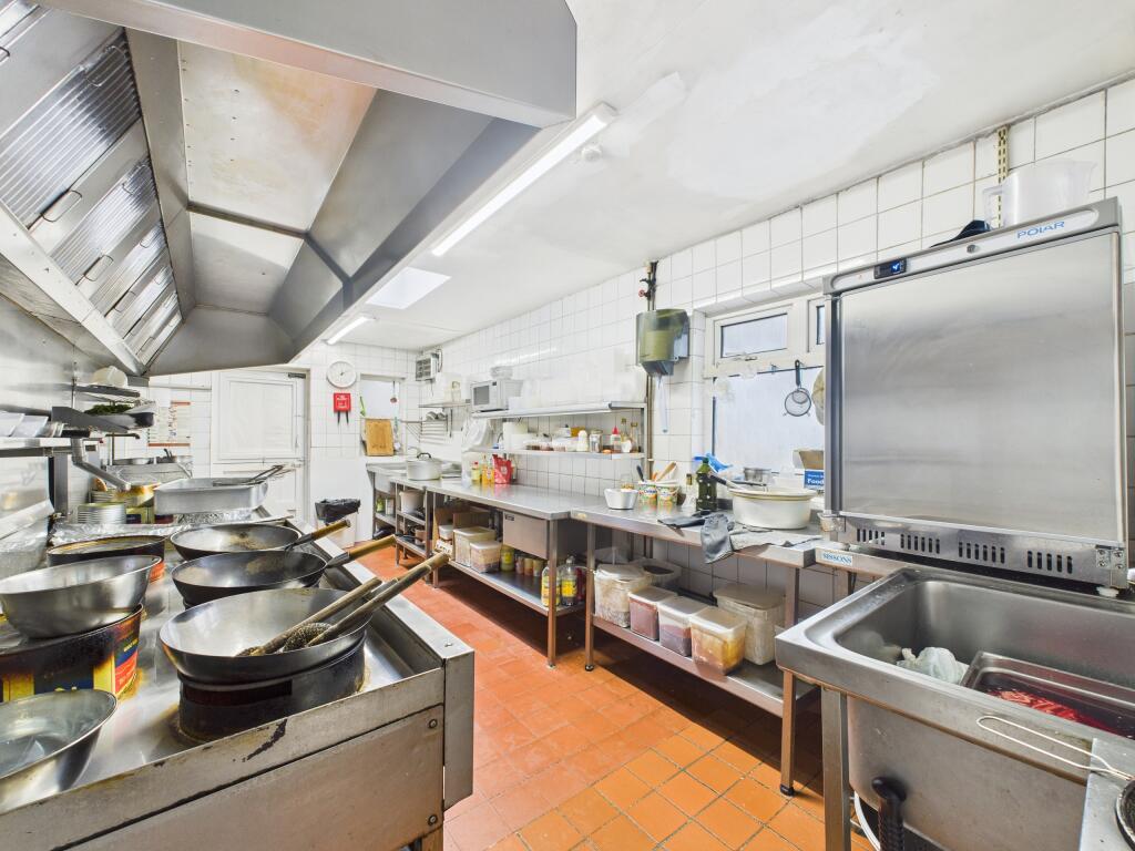 CAM02909G0-PR0430-STILL012