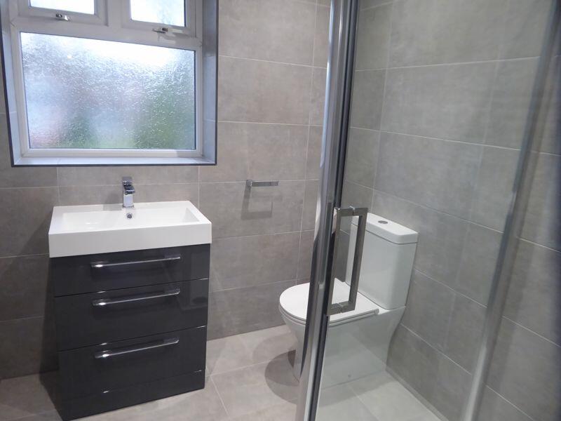 En-Suite (Bedroom 1)