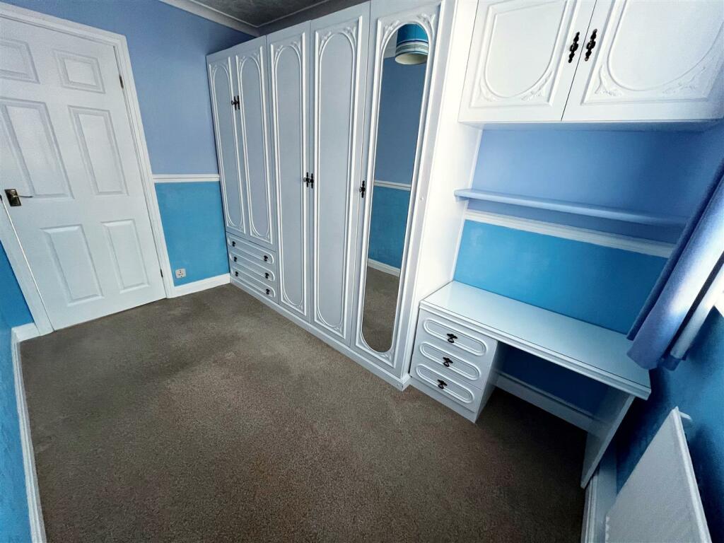 BEDROOM 2
