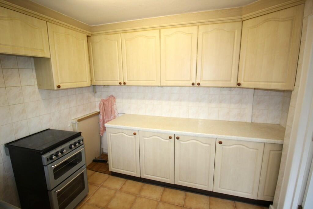 Kitchen (c) 