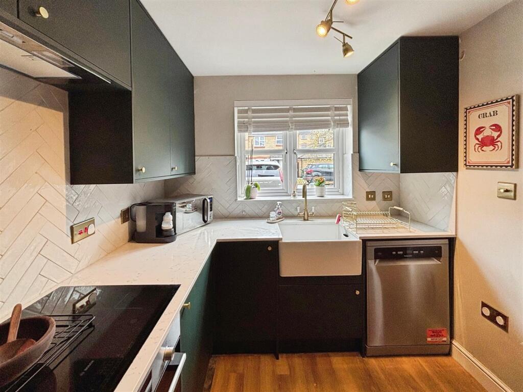 Modern Fitted Kitchen