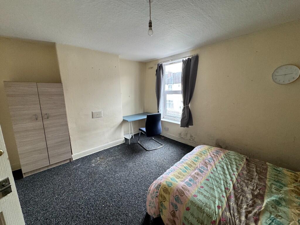 BEDROOM2