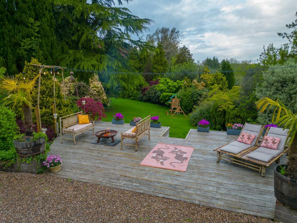 Front Decked Area Daytime