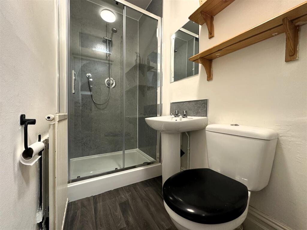Shower Room .jpg