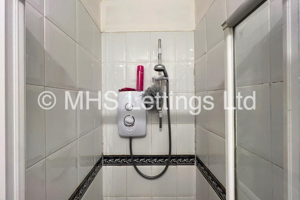 Bedroom6-bathroom...