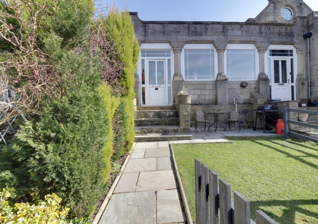 Front garden 1