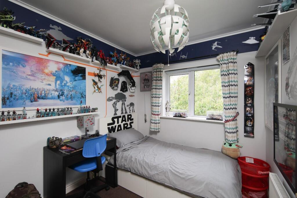 9 Mark Antony Drive Cv34-15.jpg