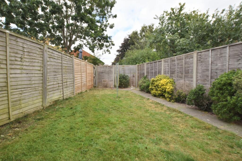 39 Carroll Close back garden