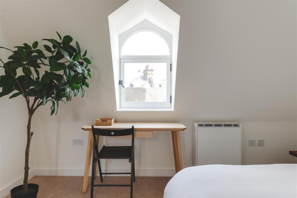 Clissold Crescent-19.jpg