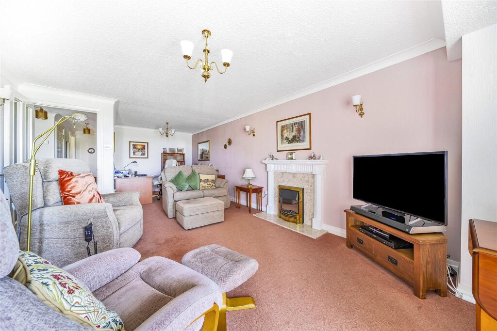 Sitting/Dining Room