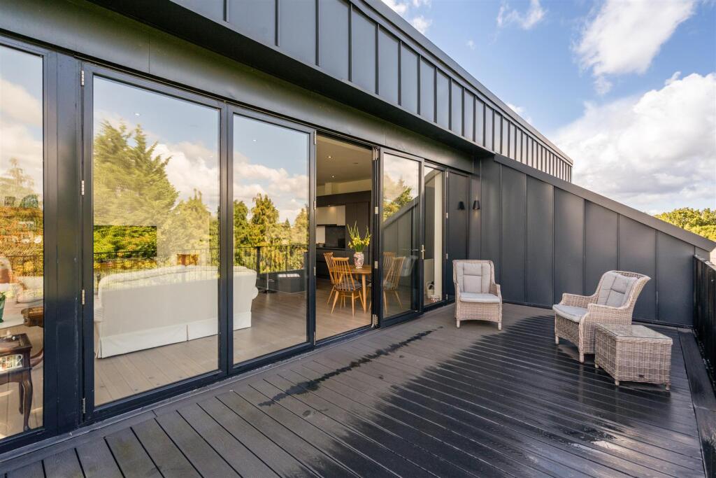 Apt 179 The Broad Oaks_21.jpg