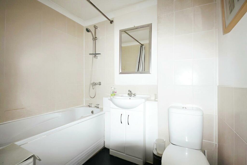 ae519bbb-Bathroom.jpg