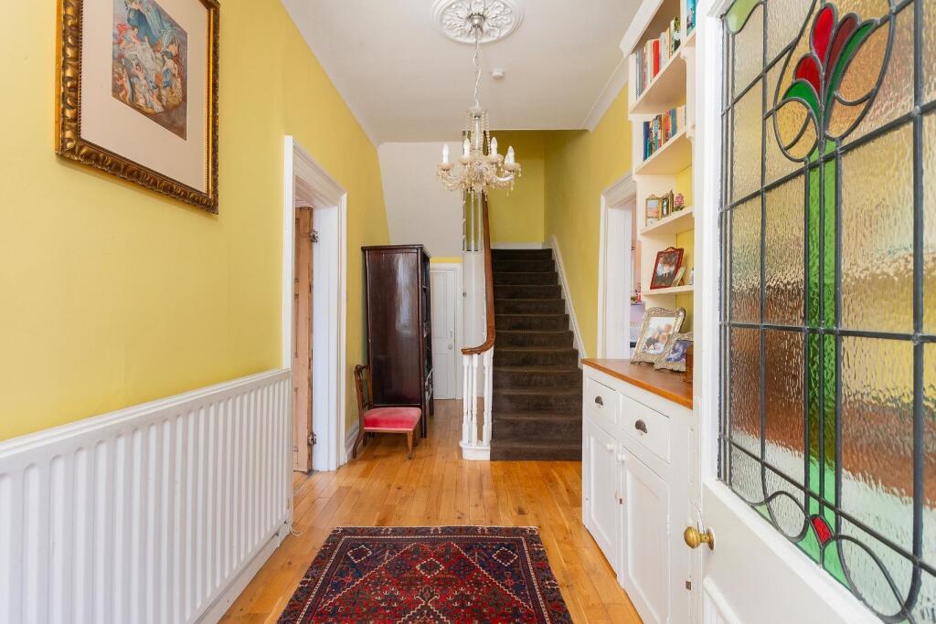 1V6WCM - Hallway C.jpg