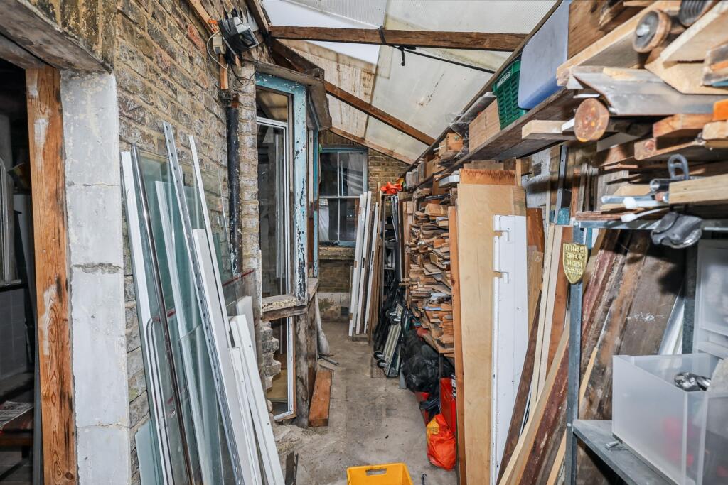 27 Colne Road, Clapton, London, E5 0HR