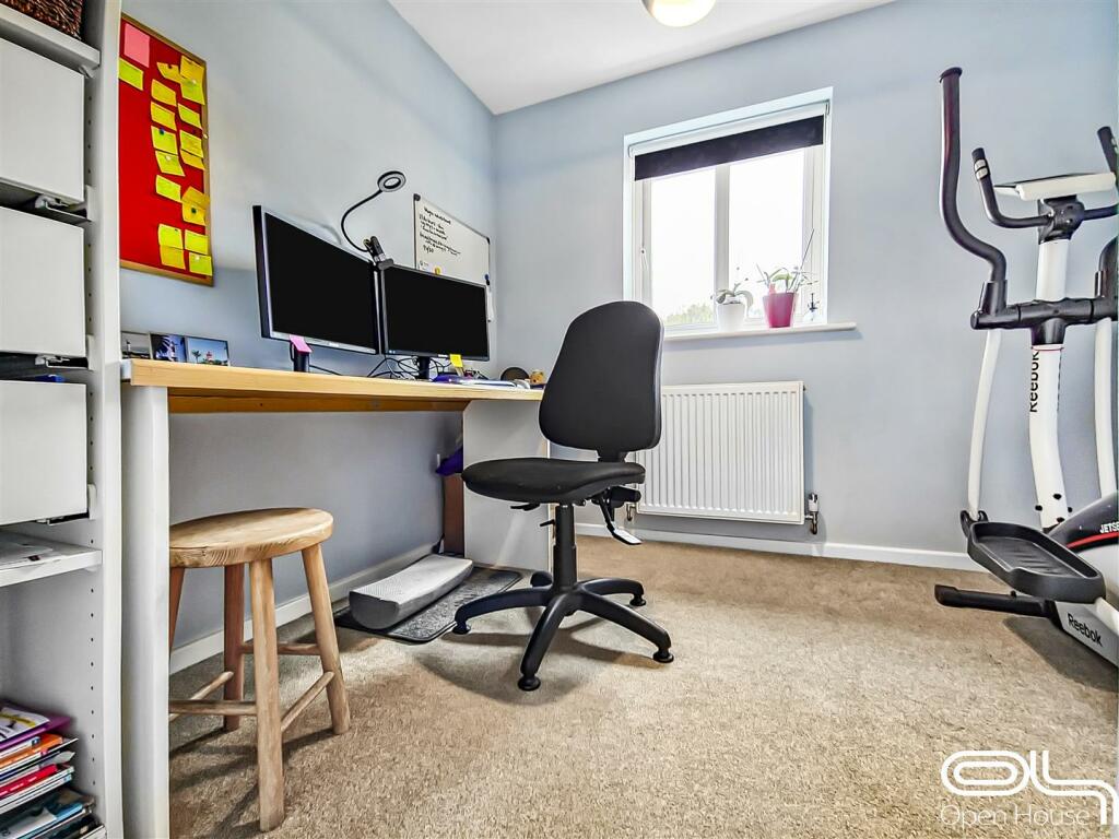 Lawns Drive (33).jpg