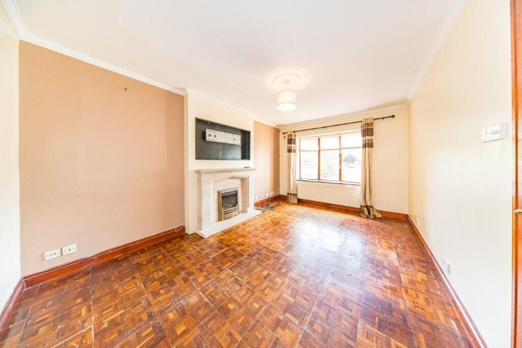 35 Longmeadow Road sitting room.jpg