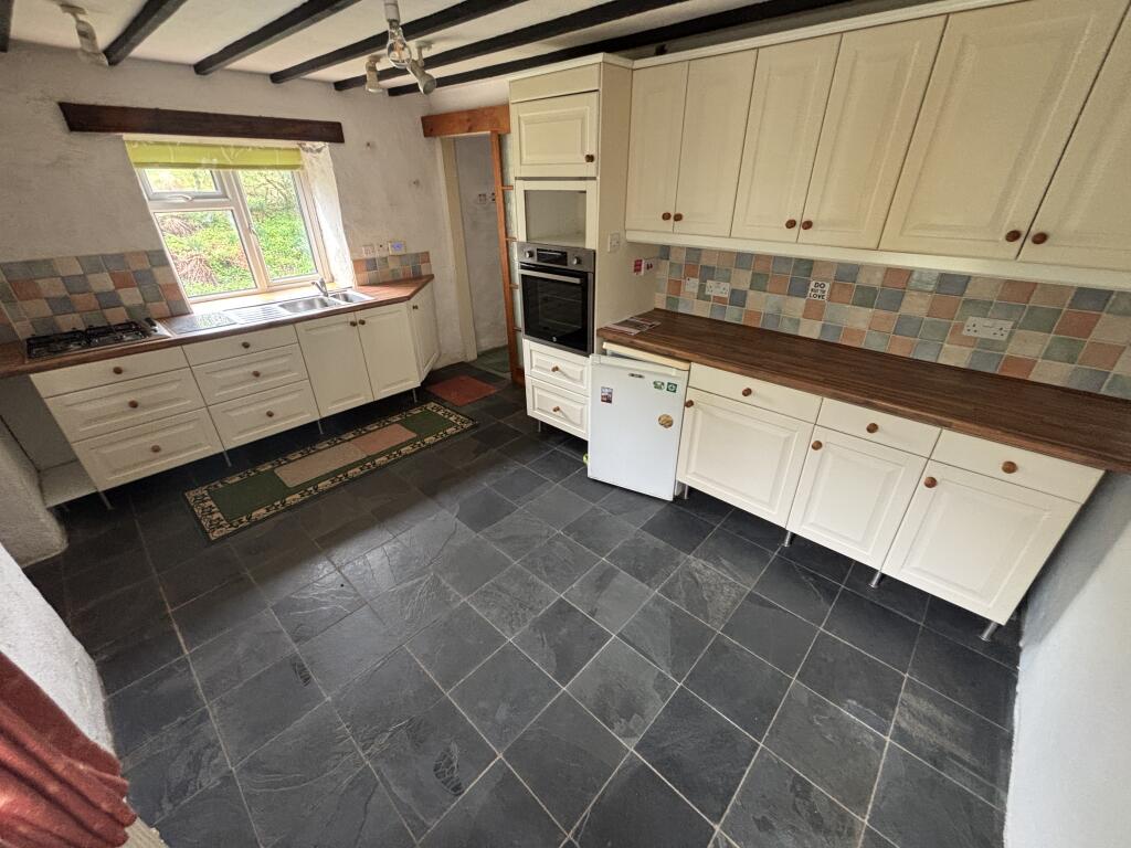 KITCHEN T202508041512.jpg