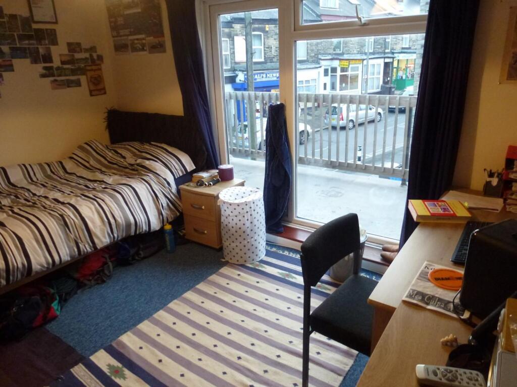 222 School - Bedroom 1.JPG