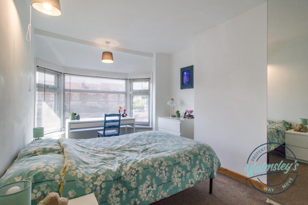 Double bedroom to front aspect