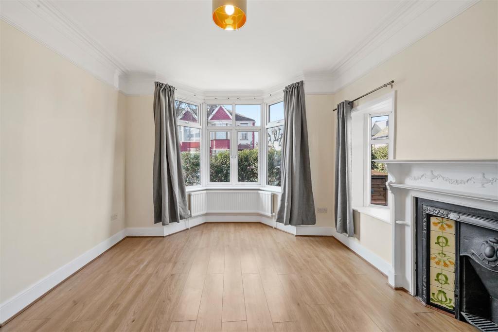 16 Westbury Avenue - kYRr6xmVc0dlQxoCVOkl.jpg