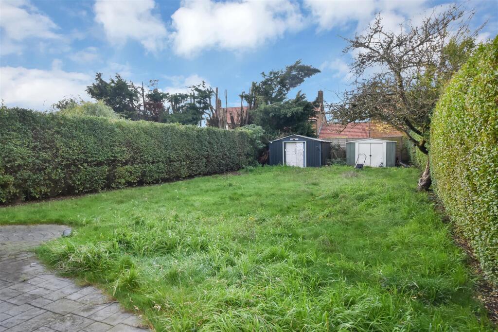 LAWNED GARDEN