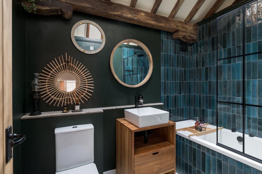 Main Bathroom