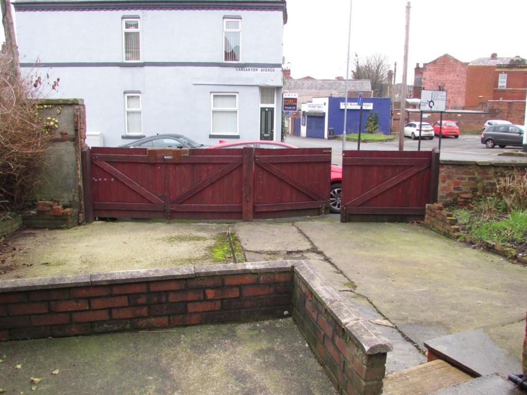 OldRd25gdn3.JPG