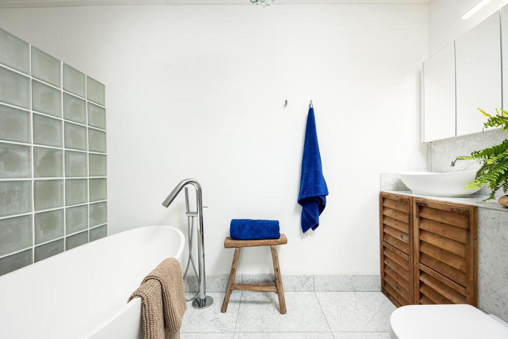 Bedroom1_Ensuite_1.jpg