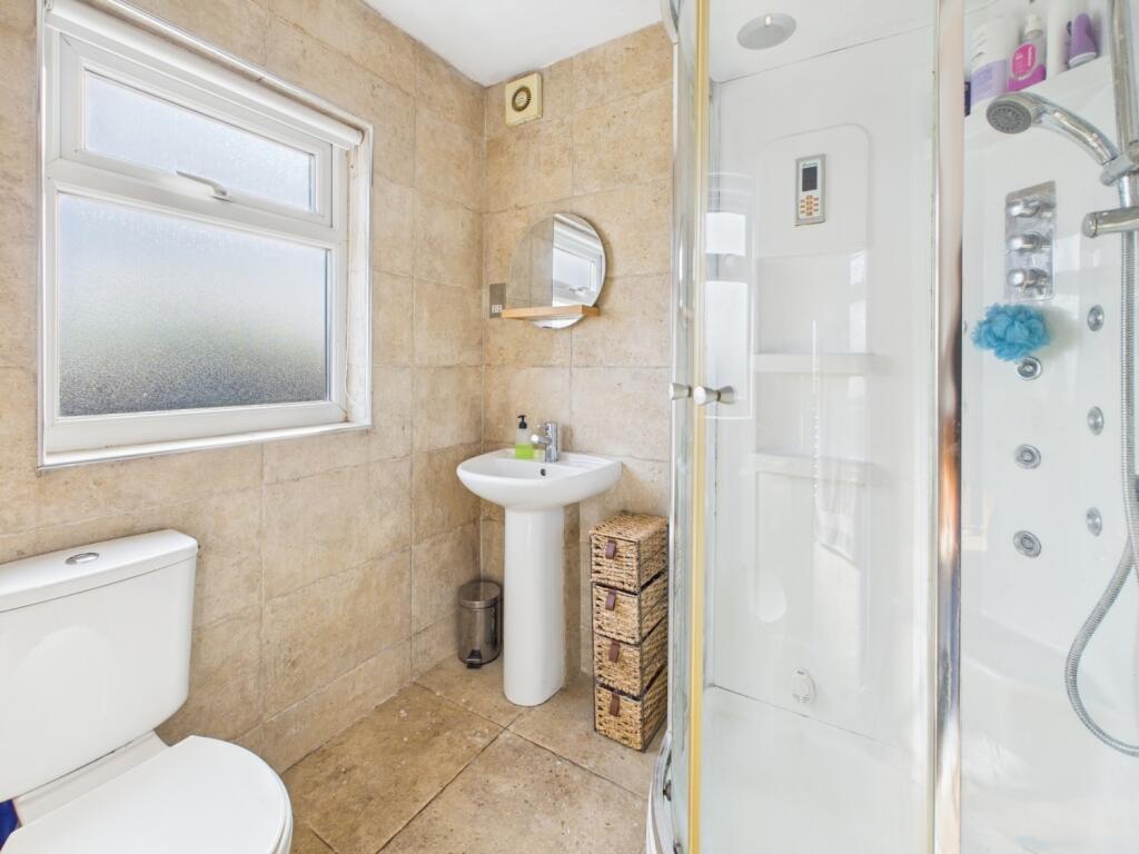 CAM02386G0-PR0117-STILL003