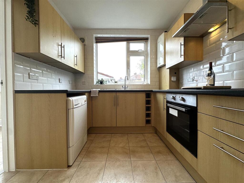 3 Boverton Rd_9