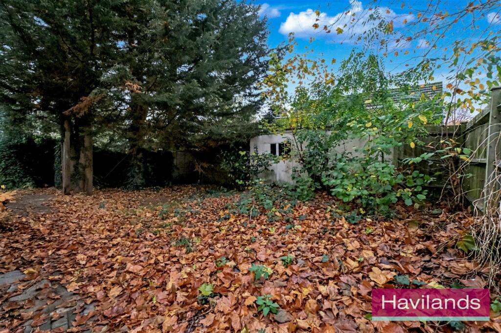 Flat 21A, The Grangeway N21 2HD-13.jpg