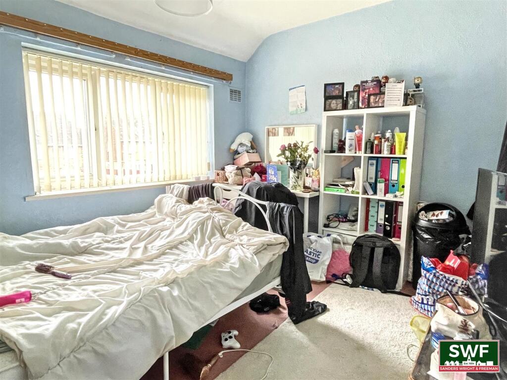 Bedroom2(2).jpg