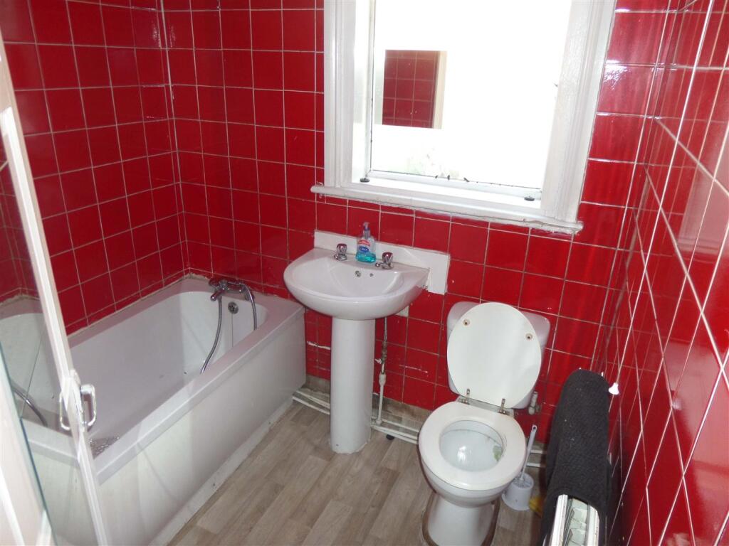 Studio 1 bathroom